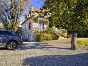 Appartement T3 à Arcachon - Ville d'Hiver, proche centre et plage, avec terrasse et parking privé. - FR-1-433-113